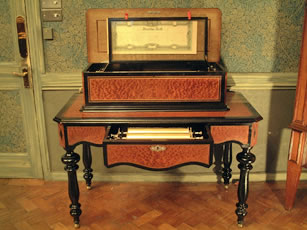 picture of a music box